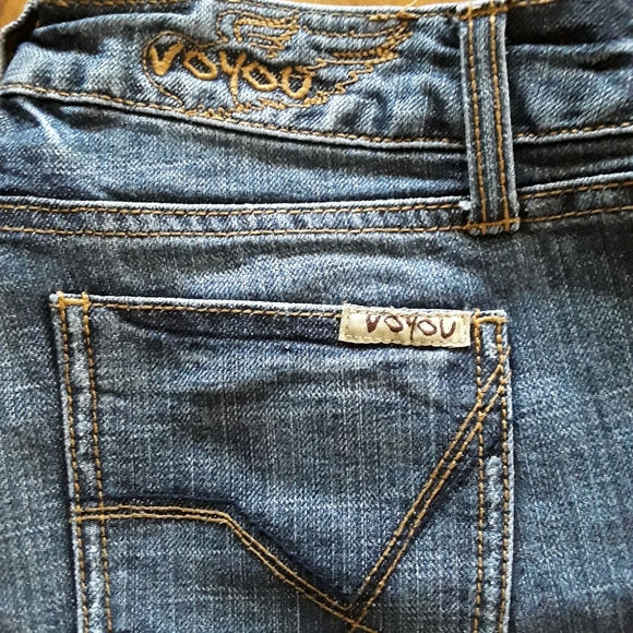 VOYOU - Picture 2 of 2